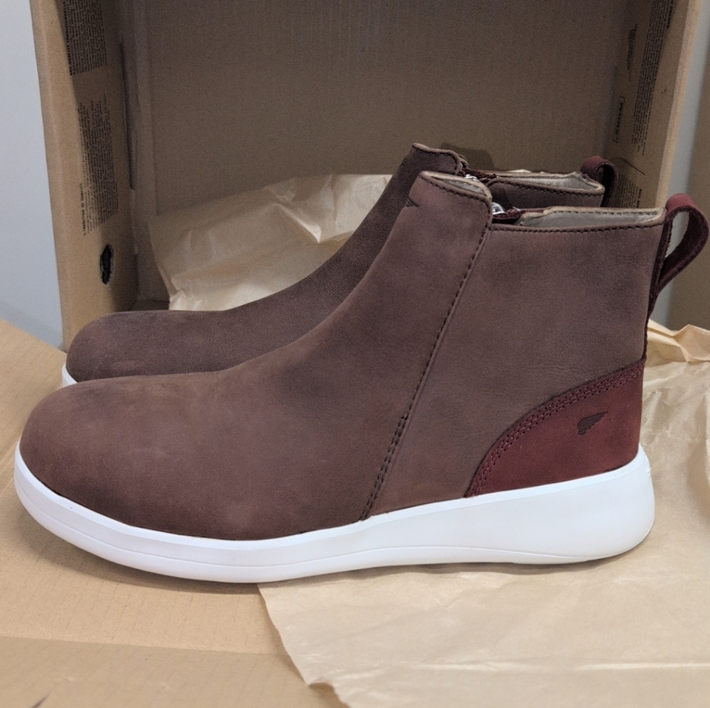 New in Box Women's Red Wings Brown Leather Ankle Boots Size 8.5